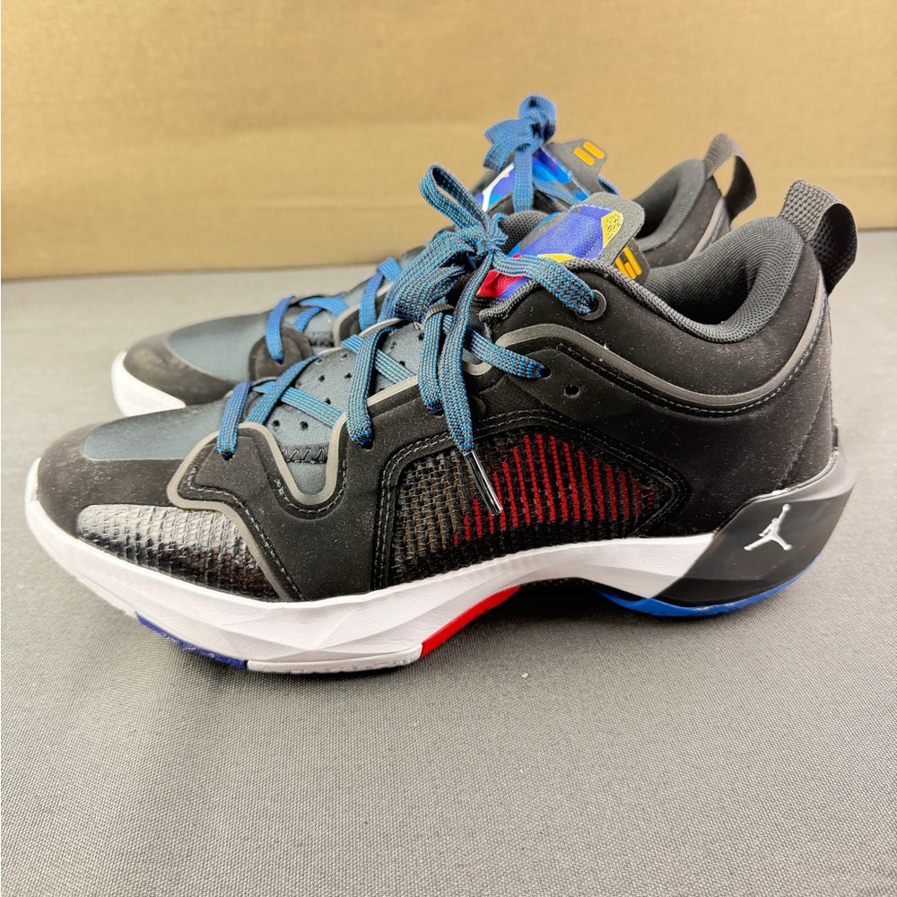 Nike Jordan XXXVII Men’s 9.5 Low Black White Red DQ4122-061 Excellent Condition